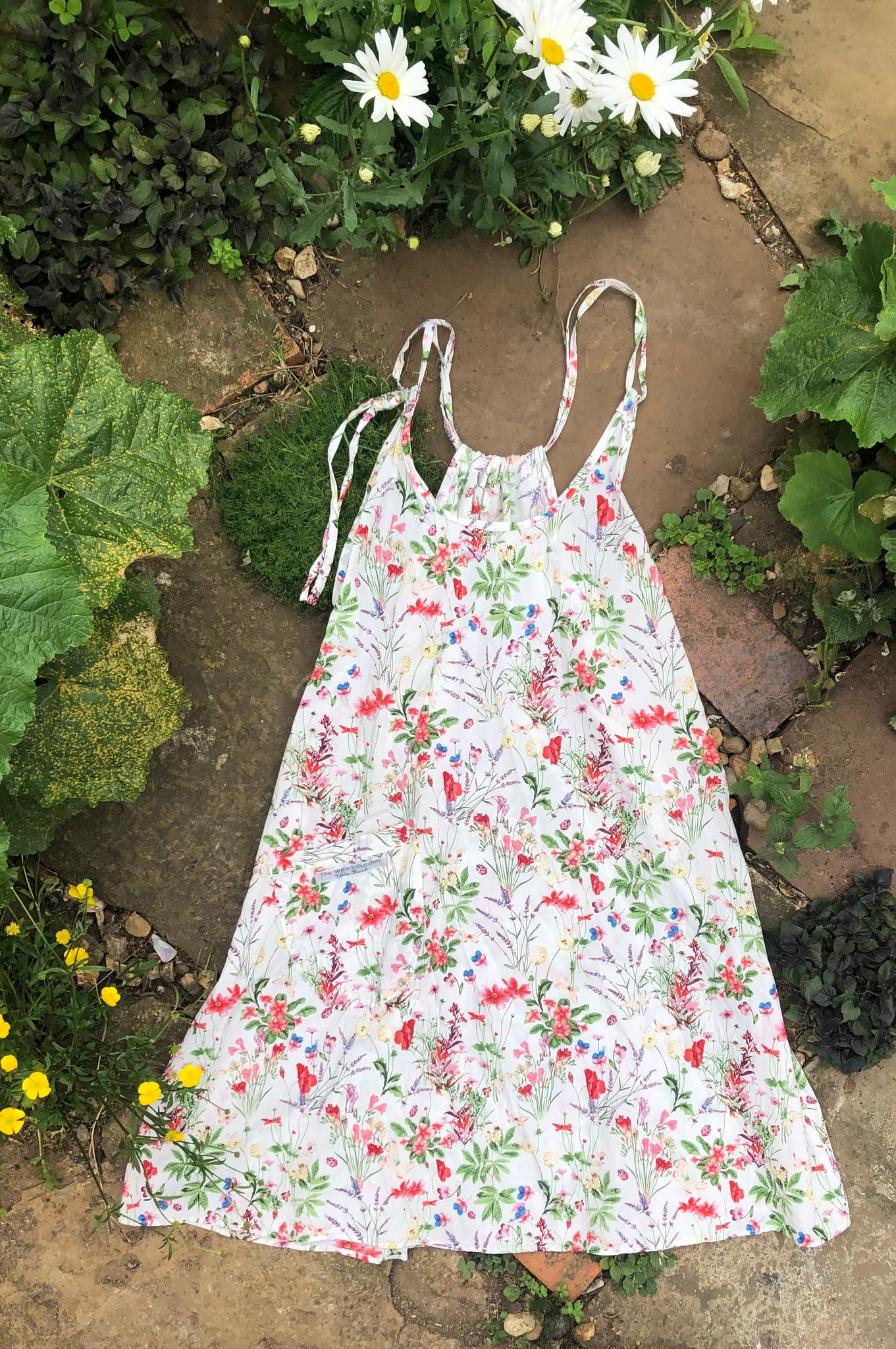 Wildflower print cotton lawn women’s pinafore dress (46” bust)