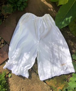 White organic cotton women’s knee length bloomers (38”)