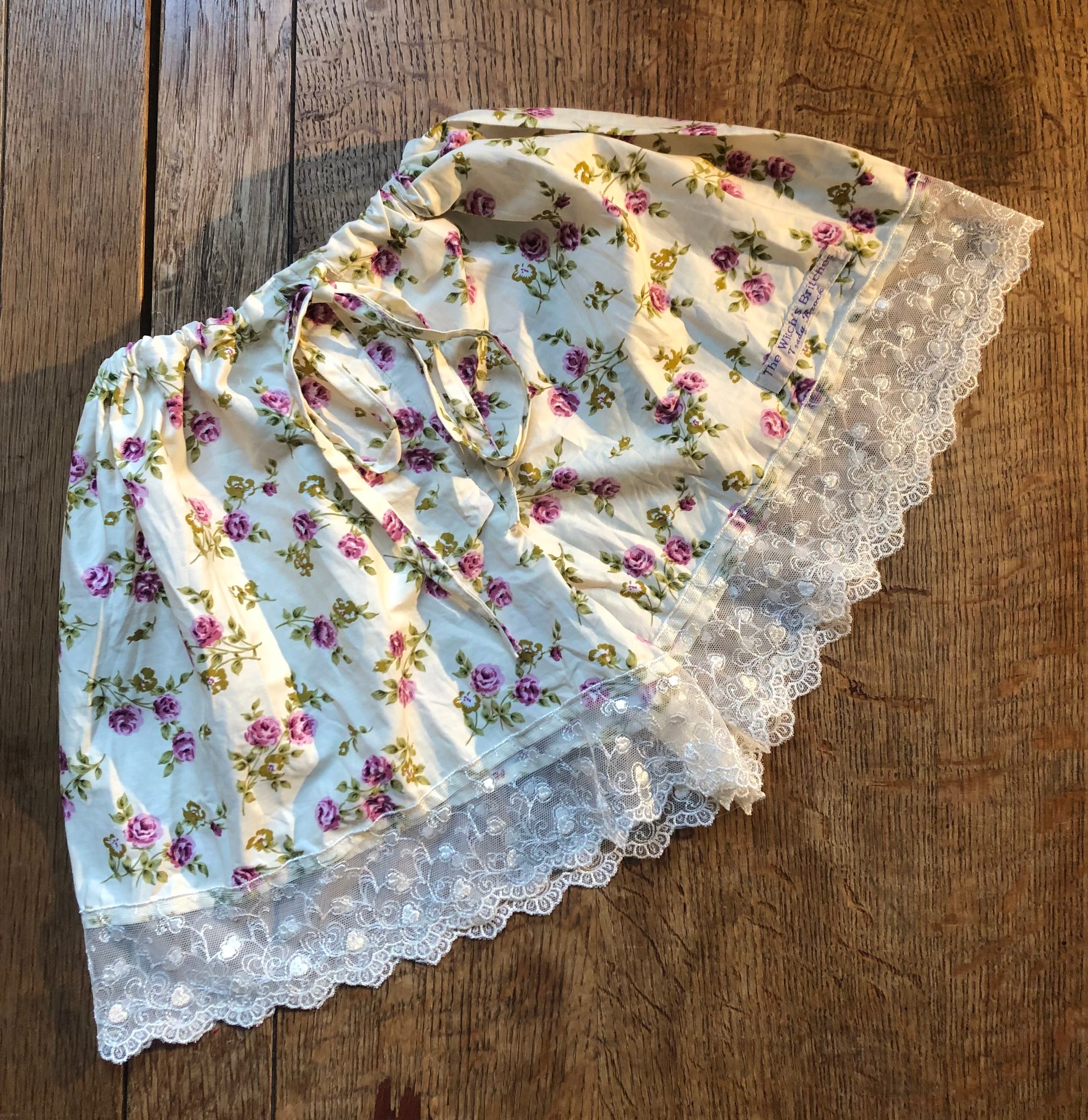Rose on cream cotton women’s boxer shorts (38”)