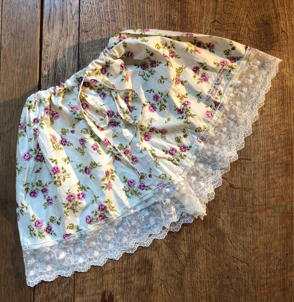 Rose on cream cotton women’s boxer shorts (38”)