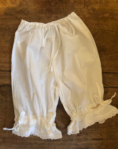 White organic cotton women’s knee length bloomers (40”)