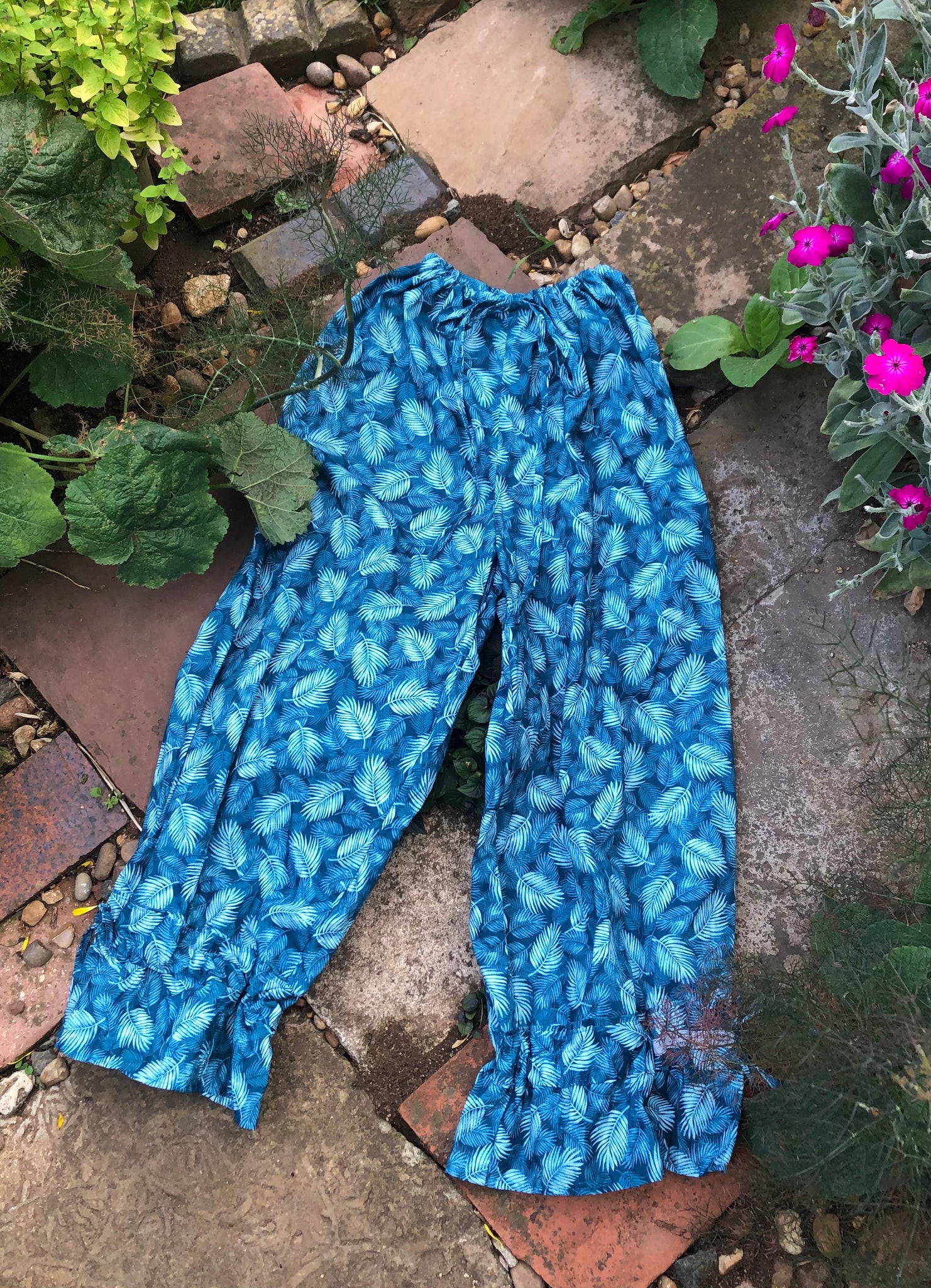 Sea-blue leaves printed cotton women’s long bloomers (36”)