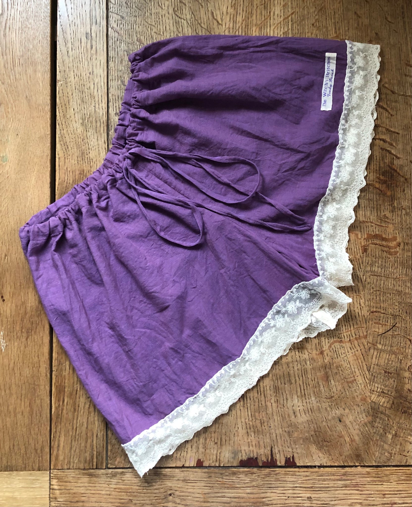 Grape organic fairtrade cotton women’s shorts (40”)