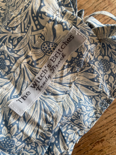Blue cream floral fine cotton lawn women’s short bloomers (38”)