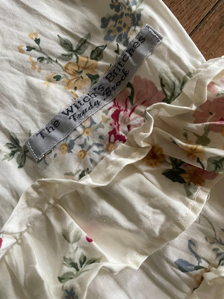 Floral bouquet on cream cotton women’s long Victorian style bloomers (38”)