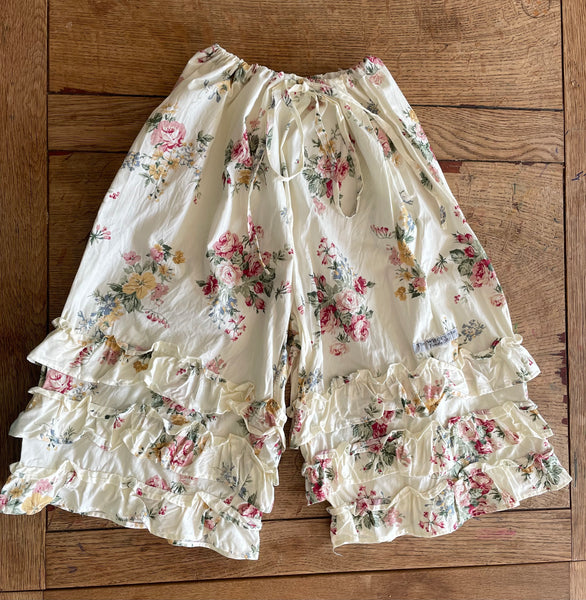 Floral bouquet on cream cotton women’s Victorian style bloomers (42”)