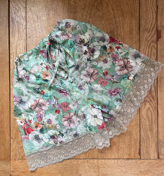 Anemone on green cotton lawn women’s french knickers (42”)