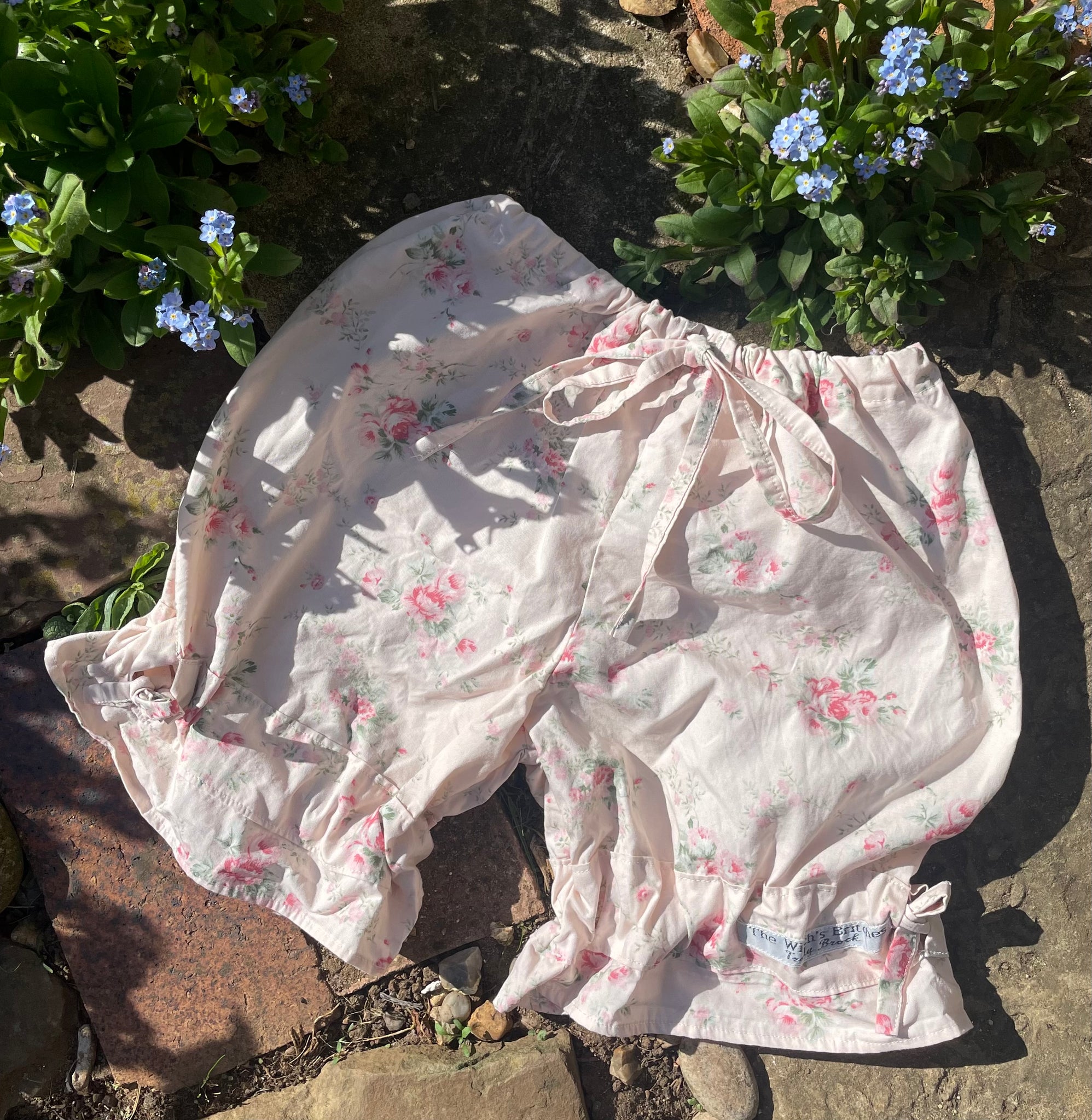 Vintage rose on peach cotton women’s short bloomers (30”)