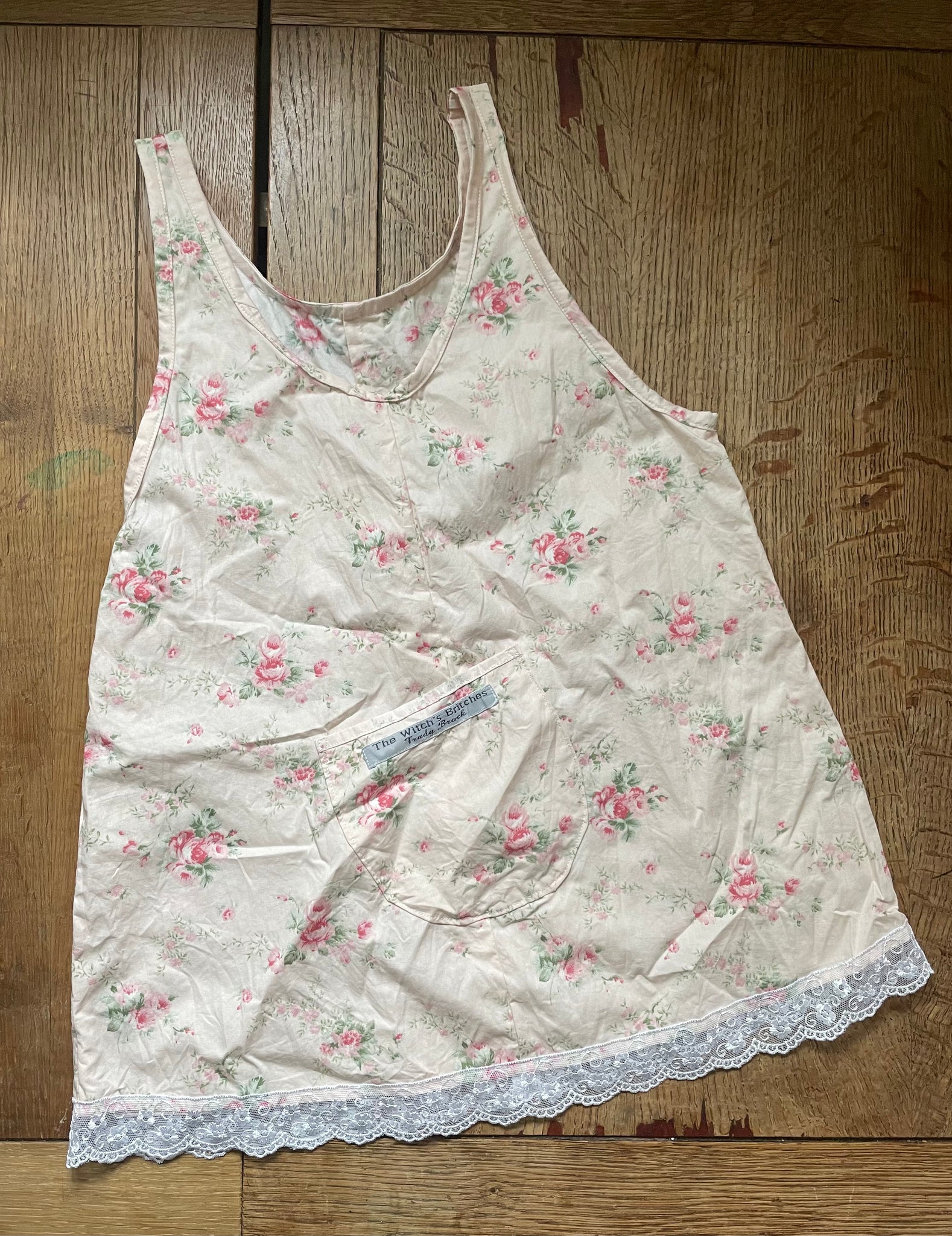 Vintage rose on cream cotton women’s camisole/summer top (30” bust)
