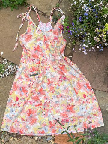 Apricot floral cotton lawn women’s pinafore dress (40” bust)
