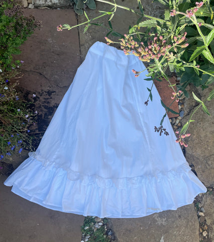 White cotton women’s petticoat skirt (36” waist)