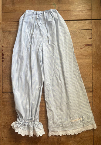 Blue stripe on white lawn cotton women’s long bloomers (40”)
