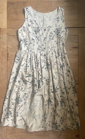 Black on fawn floral linen women’s sleeveless button front dress jacket (38” bust)