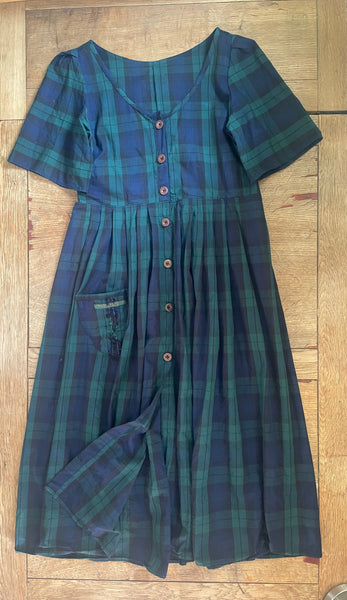 Dark blue green tartan cotton women’s short sleeved button front dress (36” bust)
