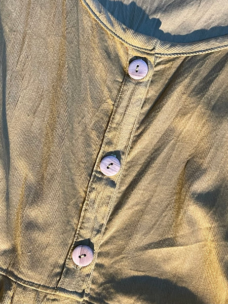 Old gold needle cord cotton women’s shortsleeved button front dress (44” bust)