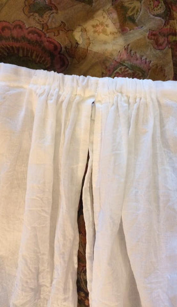 Traditional crotchless white cotton ladies bloomers for dinky derrieres (36")