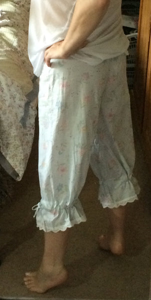 Soft and delicate women’s long cotton bloomers (40”)