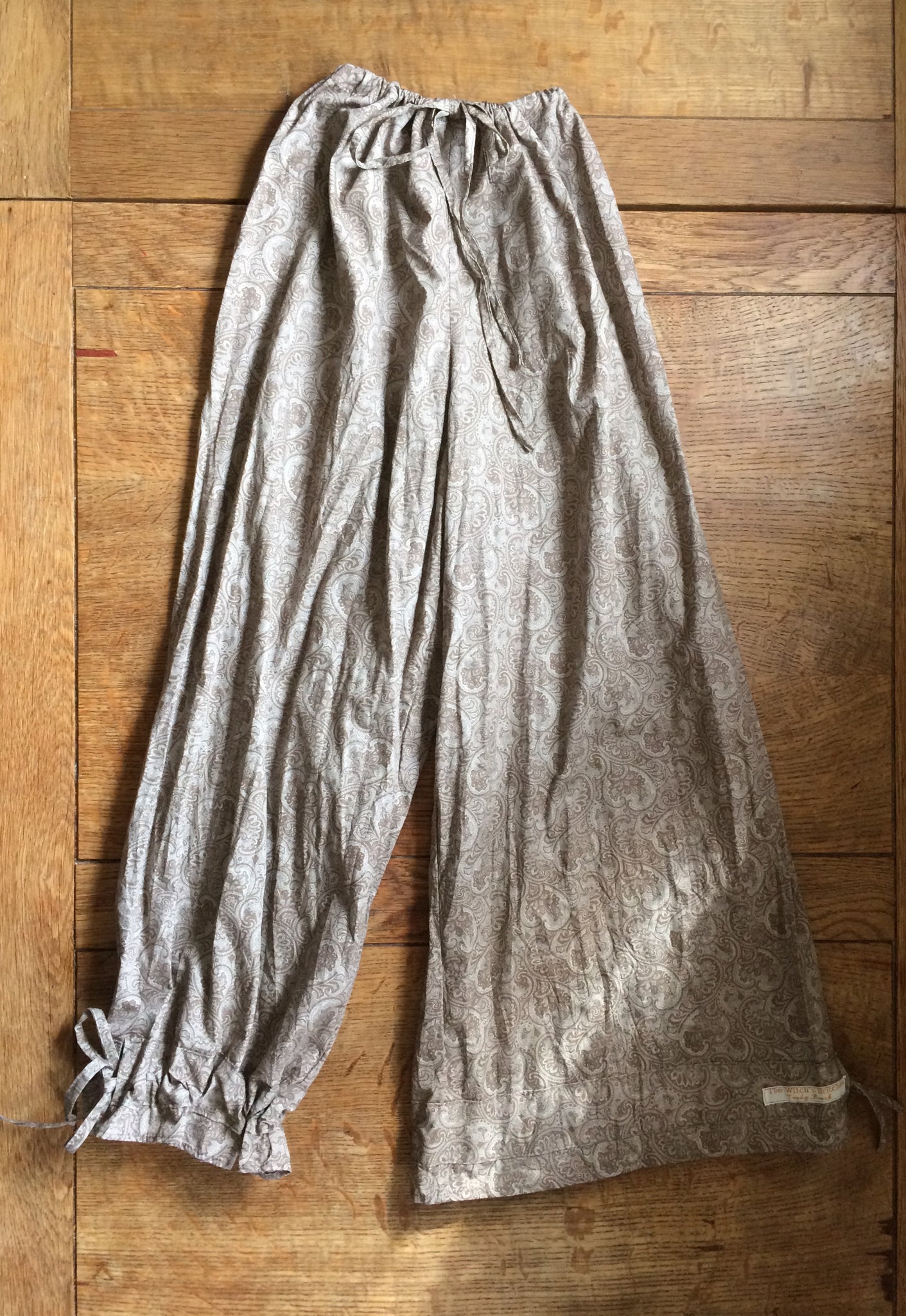 Umber paisley print long cotton bloomers (38”)
