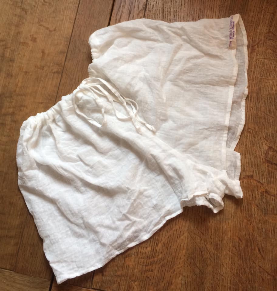 Indian white cotton muslin women's hipsters (48”)