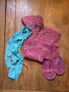 Coral pink silk/alpaca hand cranked stockings (3-5)