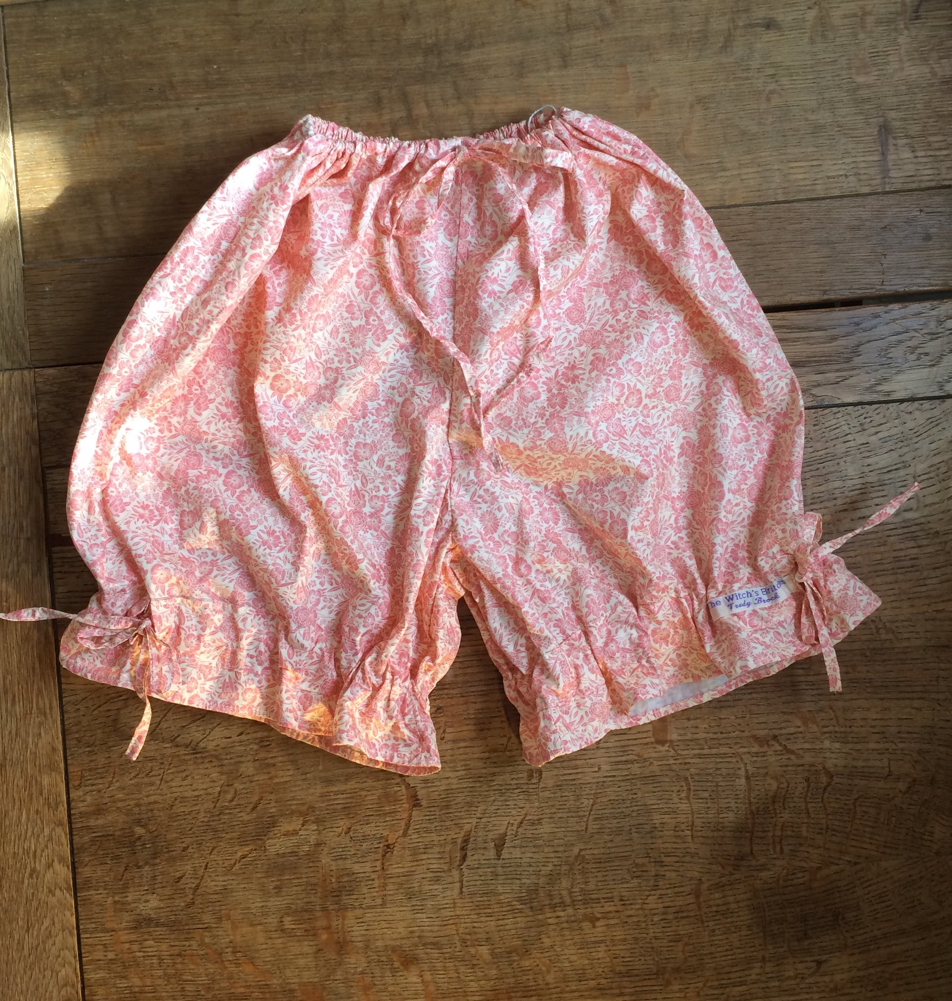 Peaches and cream floral cotton short bloomers (40”)
