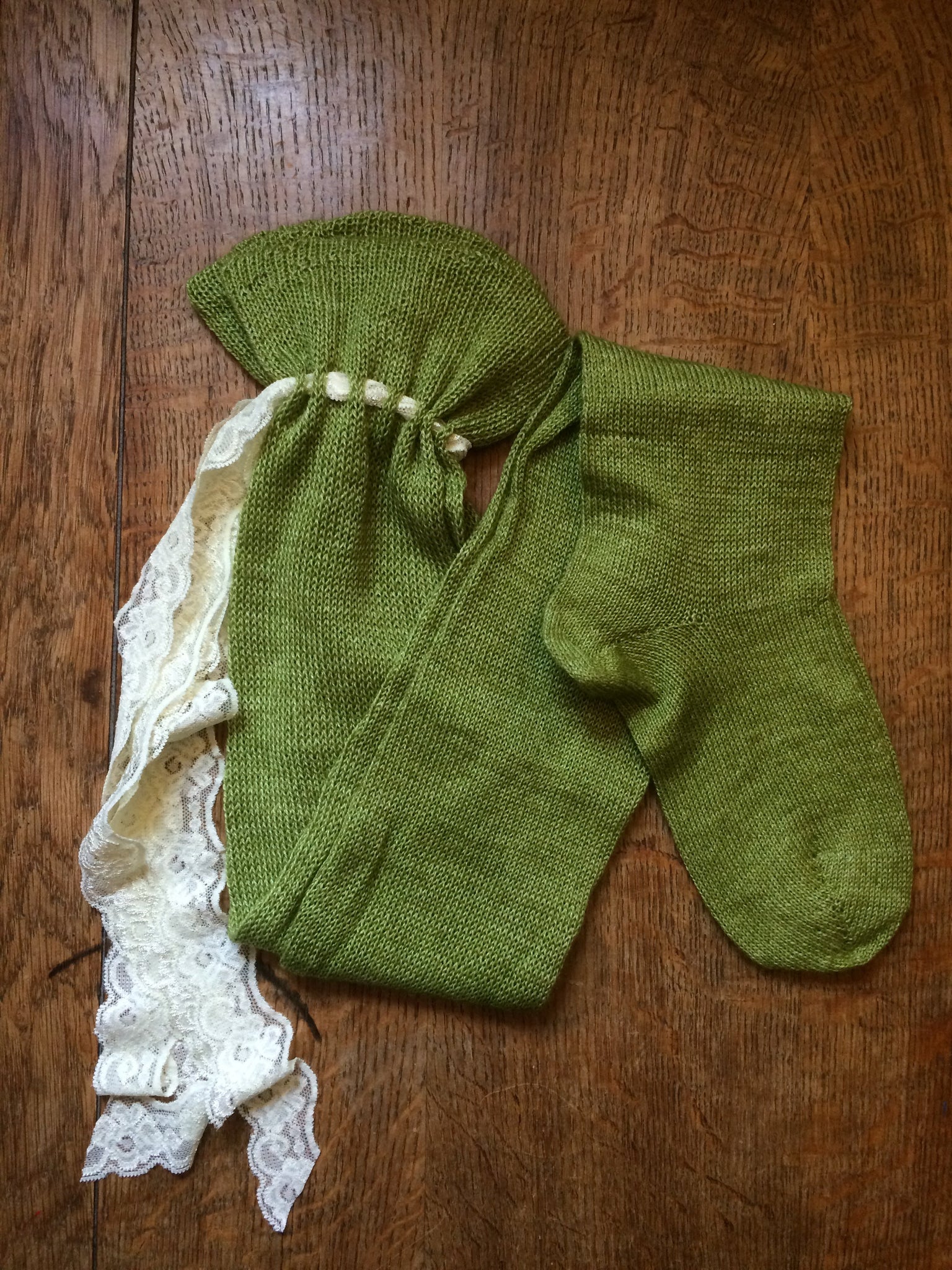Lettuce green silk/alpaca hand-cranked women's stockings (5-7)