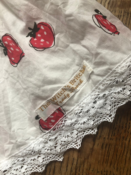 Strawberry print on white cotton batiste women’s boxer shorts (38”)