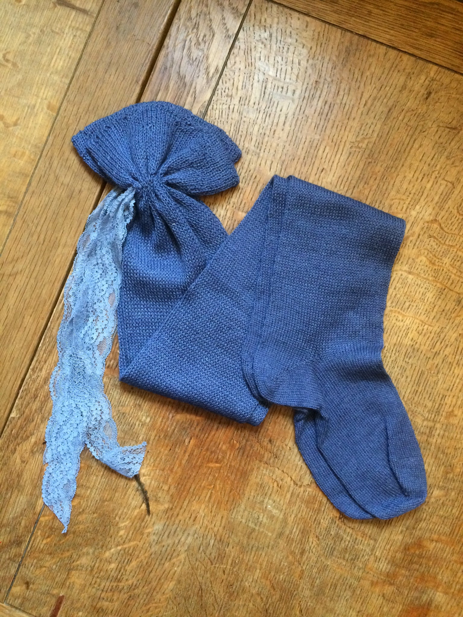 Mid blue silk/alpaca hand cranked stockings (4-6)