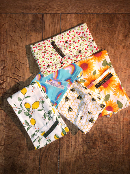 Bright and functional 100% cotton apron, various designs
