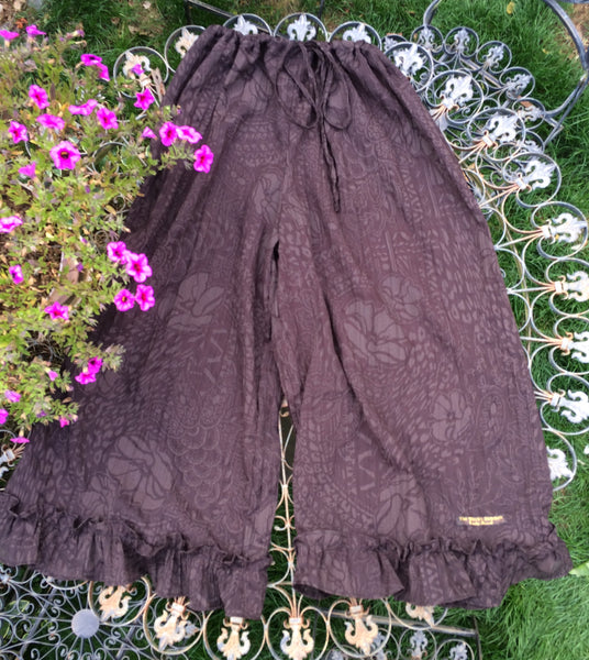 Dark brown patterned crinkled cotton women's long bloomers (52")